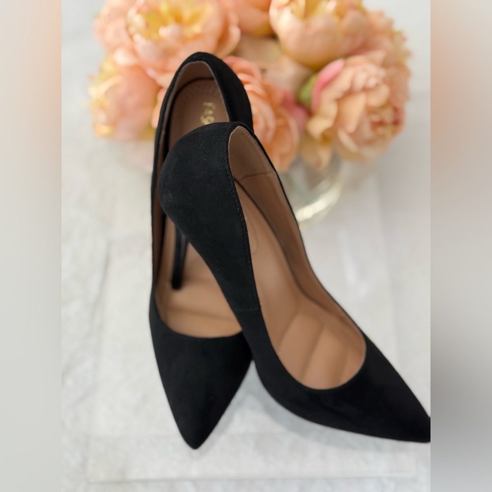 Fashion Nova Elegant Black Heels - Picture 5 of 8